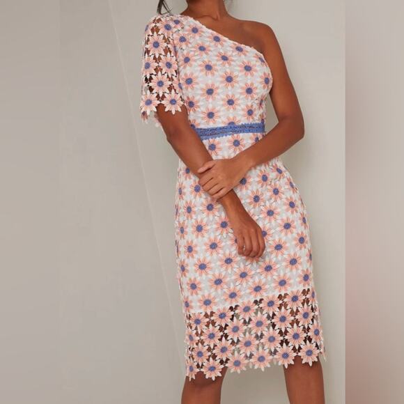 Chi Chi London Winona One Shoulder Crochet Floral Lace Dress White Size 12 NWT - Picture 4 of 15